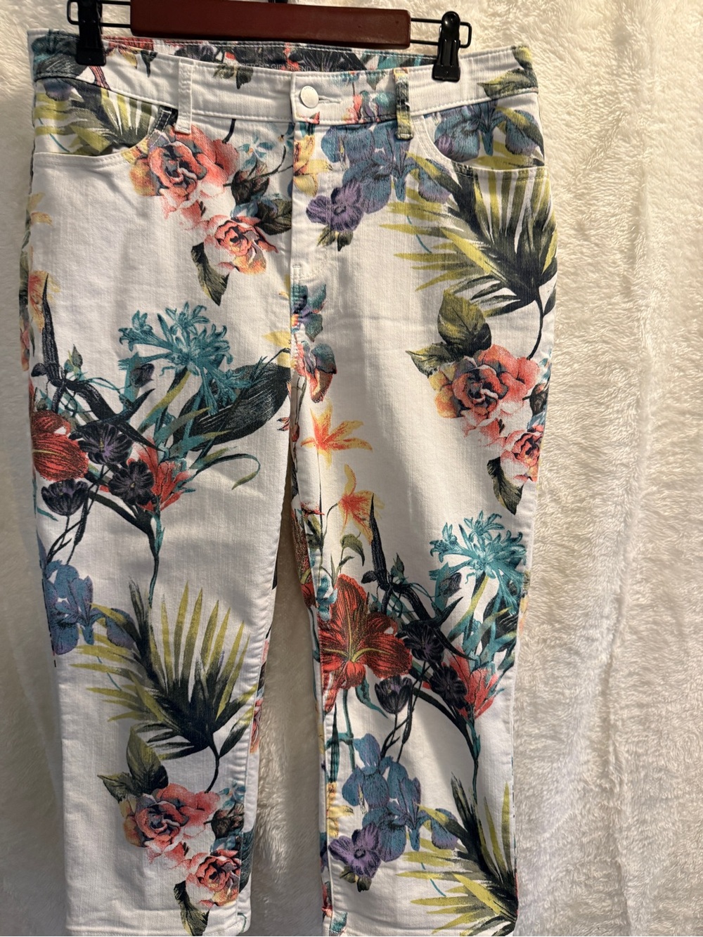 Chico's White Capri Jeans with Multicolor Floral Print